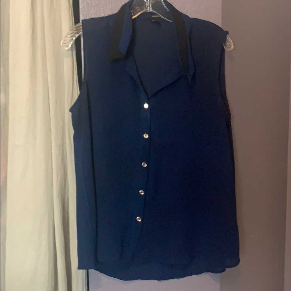 Short sleeve button down
